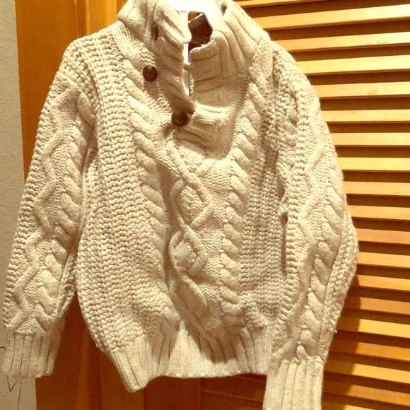 GAP Other - Gap cable knit sweater!